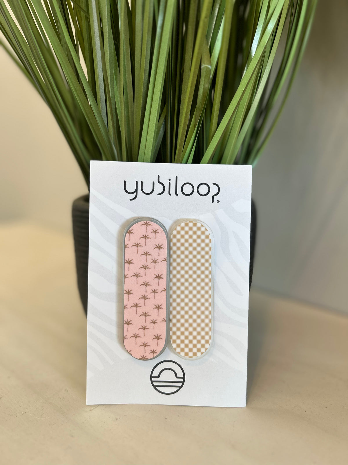 The  Isla Interchangeable 2 Pack (1 Base + 2 Loops) | Phone Grip and Kickstand