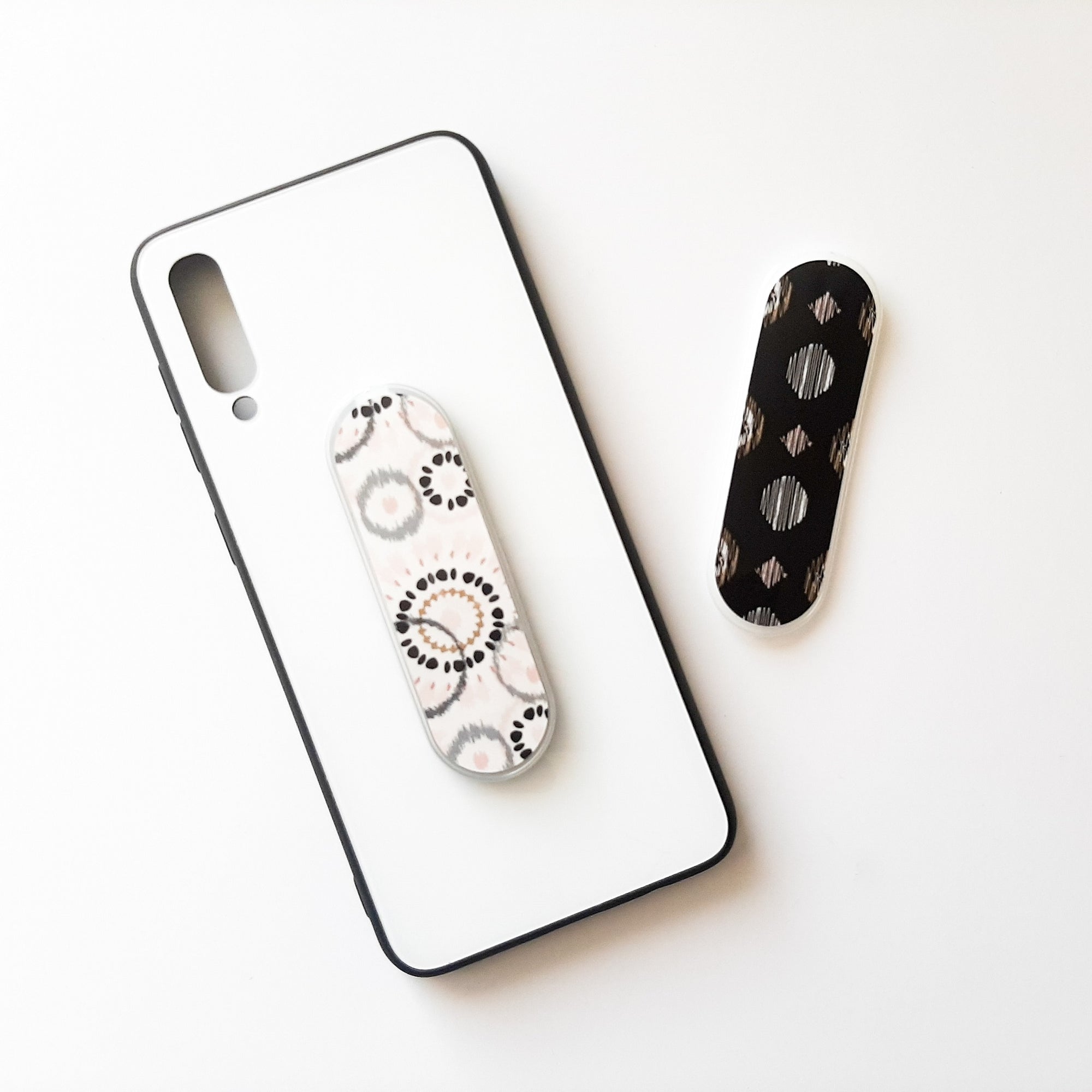 The Lulu Interchangeable 2 Pack (1 Base + 2 Loops) | Phone Grip and Kickstand
