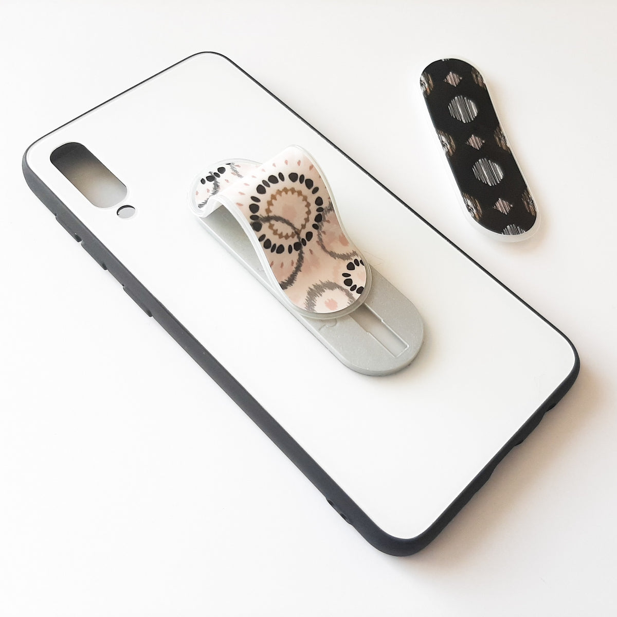 The Lulu Interchangeable 2 Pack (1 Base + 2 Loops) | Phone Grip and Kickstand